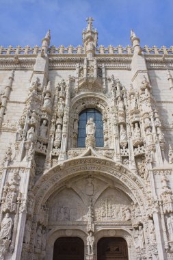 Lisbon, Portekiz - 1 Mart 2019: Jeronimos Monastery parçası veya Hieronymites Manastırı (Order of Saint Jerome eski manastır) Lizbon
