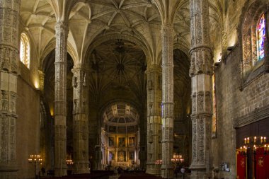 Lisbon, Portekiz - 1 Mart 2019: Jeronimos Monastery iç veya Hieronymites Manastırı (Order of Saint Jerome eski manastır) Lizbon
