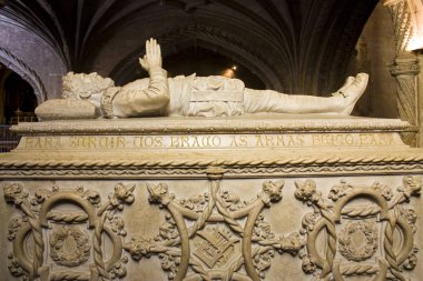 Lizbon, Portekiz - 1 Mart 2019: Hindistan, Vasco da Gama Jeronimos monastery Lizbon içinde deniz yolu kaşifi Türbesi görünümünü