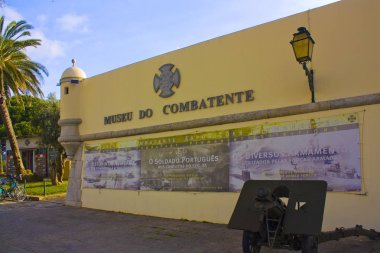 Lisbon, Portekiz - 1 Mart 2019: Fort Bom Sucesso (iyi başarı kale) ve Müzesi, savaşçı (Museu Combatente) Belem bölgesi içinde