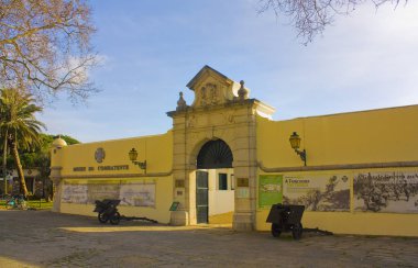 Lisbon, Portekiz - 1 Mart 2019: Fort Bom Sucesso (iyi başarı kale) ve Müzesi, savaşçı (Museu Combatente) Belem bölgesi içinde