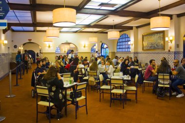 Lisbon, Portekiz - 1 Mart 2019: İç in Pasteis de Belem (ünlü Belem Lizbon Cafe) - Lizbon sembolü
