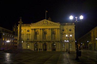 Lisbon, Portekiz - 1 Mart 2019: Şu anki Belediye binasında (belediye) Belediye Meydanı'nda akşam Lizbon 