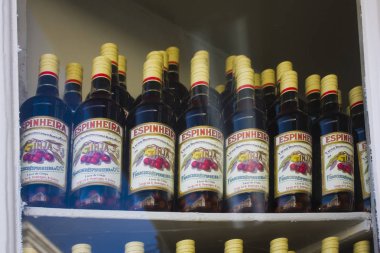 Lisbon, Portekiz - 1 Mart 2019: Ginja de Obidos - Portekiz geleneksel vişne likörü