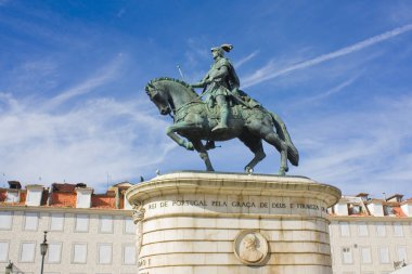 Lisbon, Portekiz - 1 Mart 2019: Bronz atlı heykeli kralı Joao ben heykeltraş Leopoldo de Almeida Lizbon incir ağacı (Praça da Figueira) meydanında tarafından