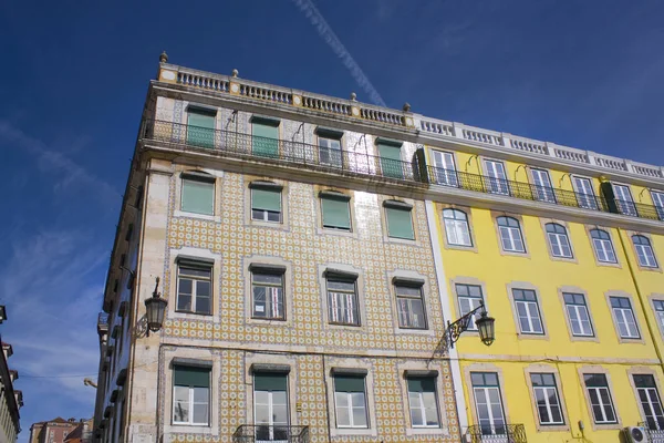 Lisboa Portugal Marzo 2019 Edificio Con Baldosas Cerámicas Azulejos Barrio —  Fotos de Stock