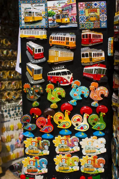 Lisbon Portugal Maart 2019 Verschillende Magneet Souvenirs Koop Lokale Winkel — Stockfoto