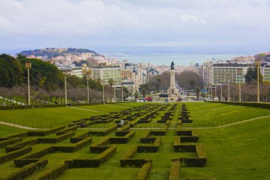 Lizbon, Portekiz - 1 Mart 2019: Eduardo VII Park Lizbon Panoraması