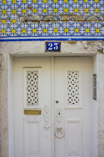 Лисбон Португаль Марта 2019 Года Старая Белая Дверь Районе Белем — стоковое фото