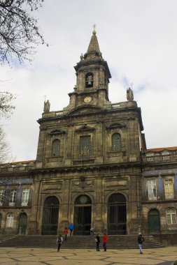 Porto, Portekiz - 3 Mart 2019: Trindade kilise Porto eski şehir