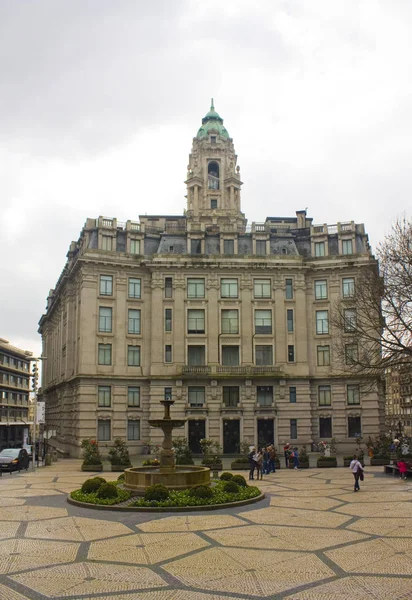 Porto, Portekiz - 3 Mart 2019: Trindade kilise Porto eski şehir