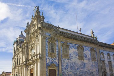 PORTO, PORTUGAL - March 3, 2019: Carmo Church (Igreja do Carmo) and Carmelites Church (Igreja da Nossa Senhora do Carmo das Carmelitas) in Porto