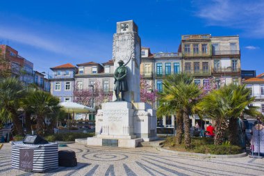 Porto, Portekiz-3 Mart 2019: Porto 'da Carlos Alberto Meydanı 'nda büyük savaşın Dead Anıtı