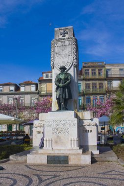 Porto, Portekiz-3 Mart 2019: Porto 'da Carlos Alberto Meydanı 'nda büyük savaşın Dead Anıtı