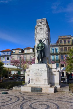 Porto, Portekiz-3 Mart 2019: Porto 'da Carlos Alberto Meydanı 'nda büyük savaşın Dead Anıtı