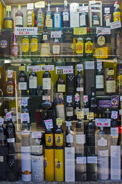 Porto Portugal Marzo 2019 Botellas Vino Vino Oporto Vitrina Tienda —  Fotos de Stock