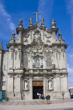 Porto, Portekiz - 3 Mart 2019: Porto 'da güzel azulejolar bulunan Carmo Kilisesi (Igreja do Carmo)