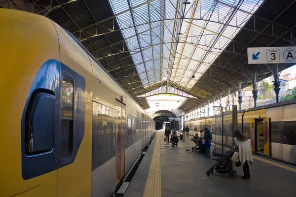 Porto Portugal Mars 2019 Plattform Sao Bento Järnvägsstation Porto — Stockfoto