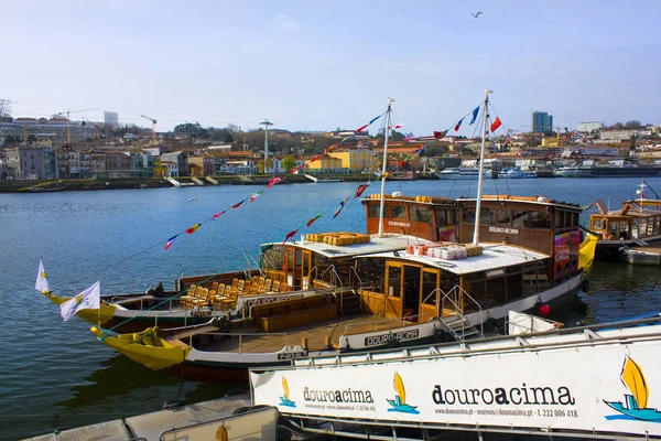 Порту Португалія Березня 2019 Туристичні Катери Вздовж Річки Дору Районі — стокове фото
