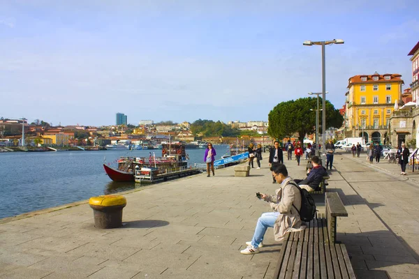 Porto Portugal Maart 2019 Douro Rivier Kleurrijke Gevels Van Oude — Stockfoto