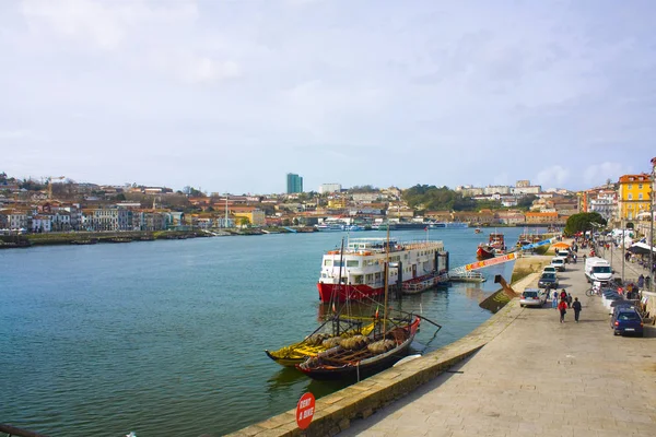 Porto Portugália 2019 Március Douro Folyó Színes Homlokzat Régi Házak — Stock Fotó
