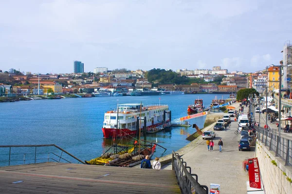Porto Portugália 2019 Március Douro Folyó Színes Homlokzat Régi Házak — Stock Fotó