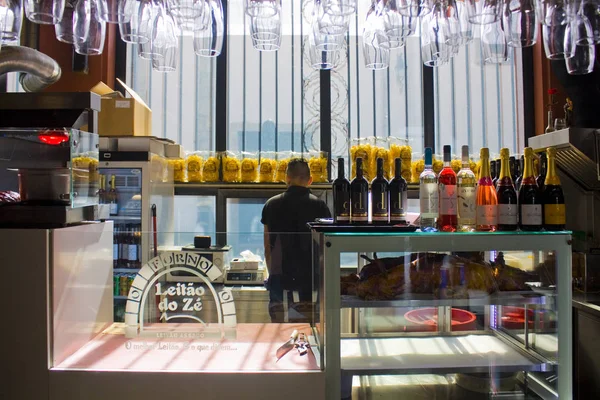葡萄牙波尔图 2019年3月3日 在梅尔卡多贝拉 里约的咖啡馆 著名的地方与食品球场在旁边的新盖亚别墅在波尔图 — 图库照片