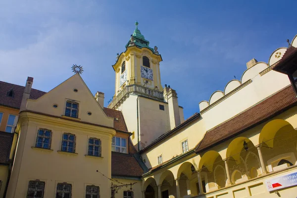 Bratislava Eslovaquia Abril 2019 Patio Del Ayuntamiento Viejo Museo Ciudad —  Fotos de Stock