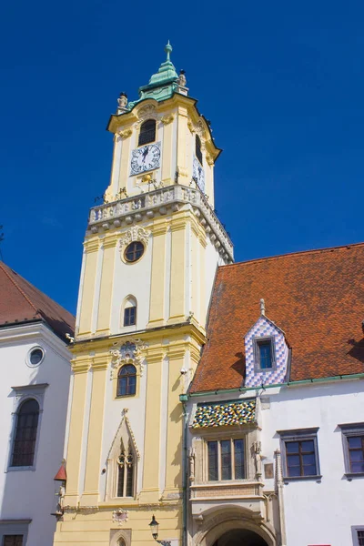 Bratislava Eslovaquia Abril 2019 Campanario Del Ayuntamiento Viejo Plaza Principal — Foto de Stock