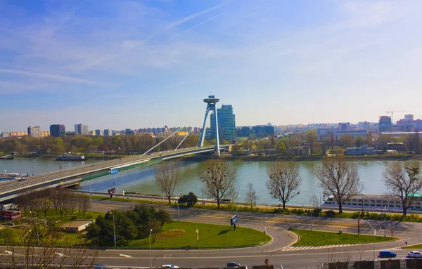 Братислава Словакия Апреля 2019 Года Вид Новый Мост Реку Дунай — стоковое фото