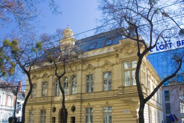 Bratislava, Slovakya - 1 Nisan 2019: Bratislava'daki Stefanikova Caddesi'nde güzel bina