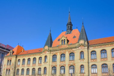 Bratislava, Slovakya - 1 Nisan 2019: Bratislava'daki set üzerinde Eski Okul Binası 