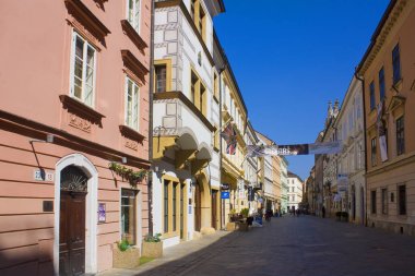 Bratislava, Slovakya-1 Nisan 2019: Bratislava Eski Kent Sokağı