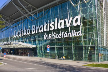 Bratislava, Slovakya-1 Nisan 2019: Havaalanı Bratislava adıyla Stefanik Bratislava