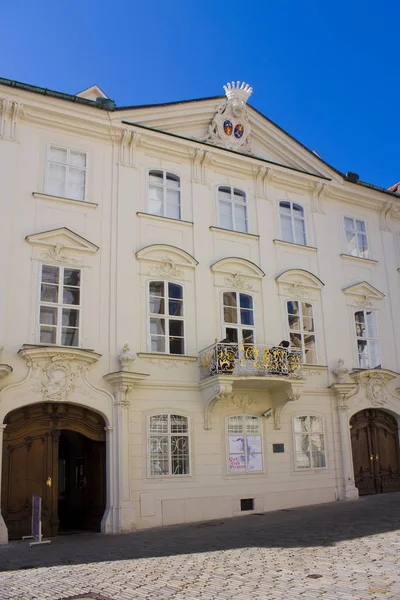Bratislava, Slovakya-1 Nisan 2019: Bratislava eski kentinde Mirbach Sarayı
