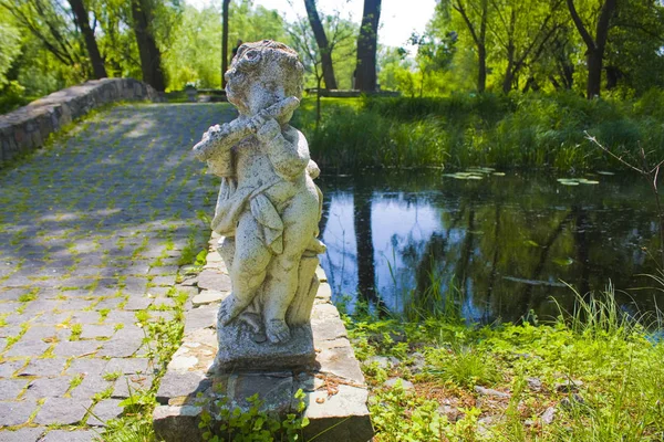 Radomysl Ukraine Mai 2019 Alte Steinbrücke Über Dem Wasser Park — Stockfoto