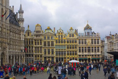 Belçika, Brüksel - 1 Mayıs 2019: Guildhalls Brüksel'deki Grand Place'de