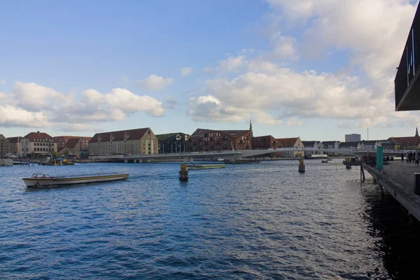 Copenhagen Denmark May 2019 Modern Drawbridge Nyhavn Pier Copenhagen — Stock Photo, Image