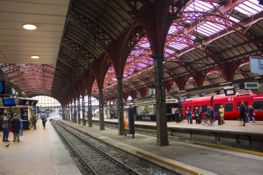 Kopenhag, Danimarka - 25 Mayıs 2019: Kopenhag Merkez İstasyonu Platformu 