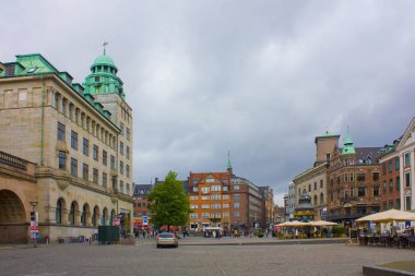 Kopenhag, Danimarka - 25 Mayıs 2019: Kopenhag'daki Nytorv Market Square'deki sokak kafesi