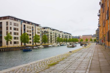 Kopenhag, Danimarka-25 Mayıs 2019: sokak ve kanal Kopenhag 