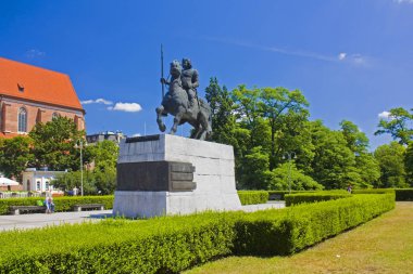 Wroclaw, Polonya - 18 Haziran 2019: Boleslaw Chrobry Anıtı (Boleslaw Brave) - Polonya'nın ilk kralı