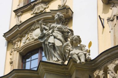 Wroclaw, Polonya - 18 Haziran 2019: Wroclaw'daki Üniversite Müzesi Heykelleri