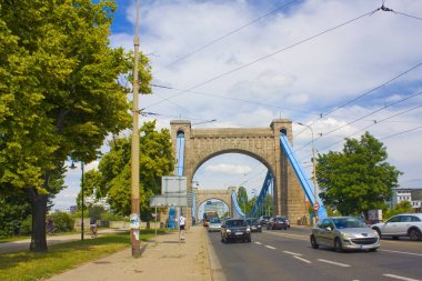Wroclaw, Polonya - 18 Haziran 2019: Wroclaw'daki Grunwaldzki Köprüsü