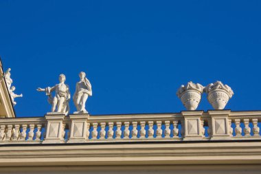 Viyana, Avusturya - 30 Haziran 2019: Viyana'daki Belvedere Sarayı Heykelleri