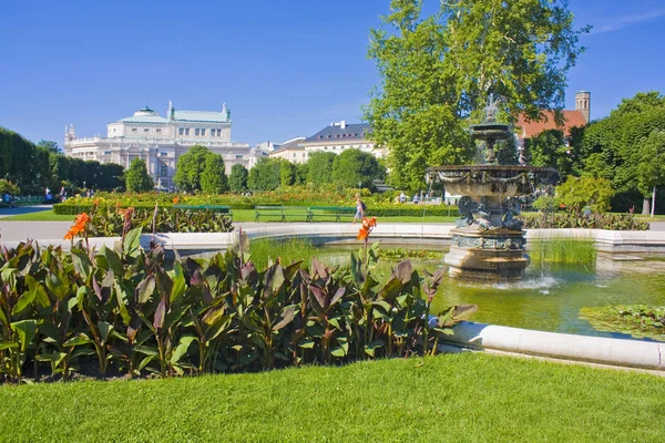 Viena Austria Junio 2019 Hermosa Fuente Volksgarten Jardín Del Pueblo — Foto de Stock