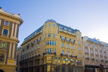 Viyana, Avusturya - 30 Haziran 2019: Viyana'da Graben caddesindeki eski güzel bina