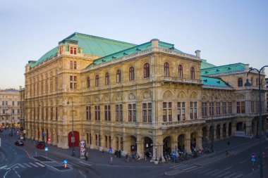 Viyana, Avusturya - 30 Haziran 2019: Viyana Devlet Opera Binası 