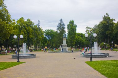 Chernigov, Ukrayna-Jule 20, 2019: Chernigov içinde Bogdan Khmelnitskyi Anıtı