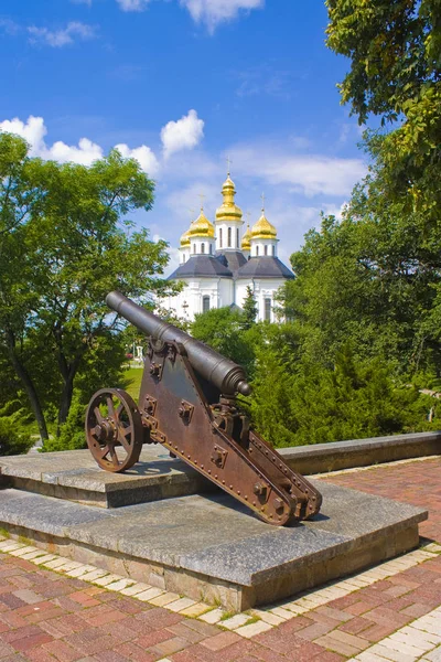 Tepede tarihi top ve Chernigov St Catherine Kilisesi